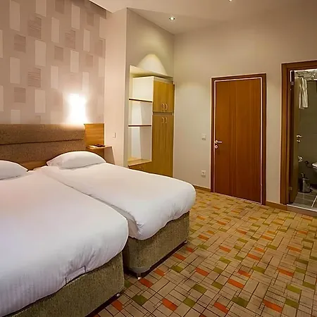 Serene Hotell