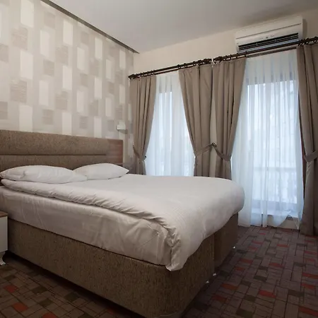 Serene Hotell
