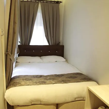 Serene Hotell 2*