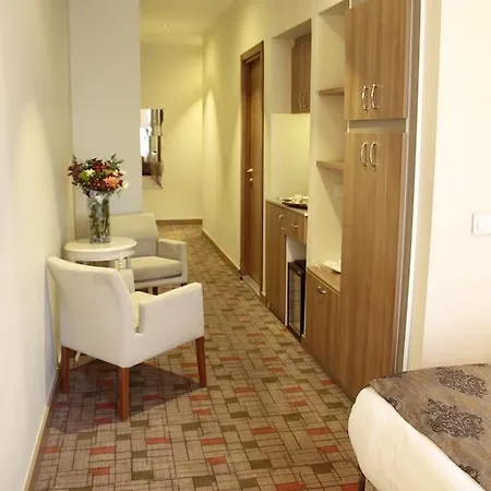 Hotell Serene 2*