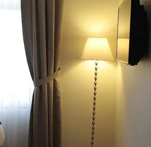 Отель Serene 2*